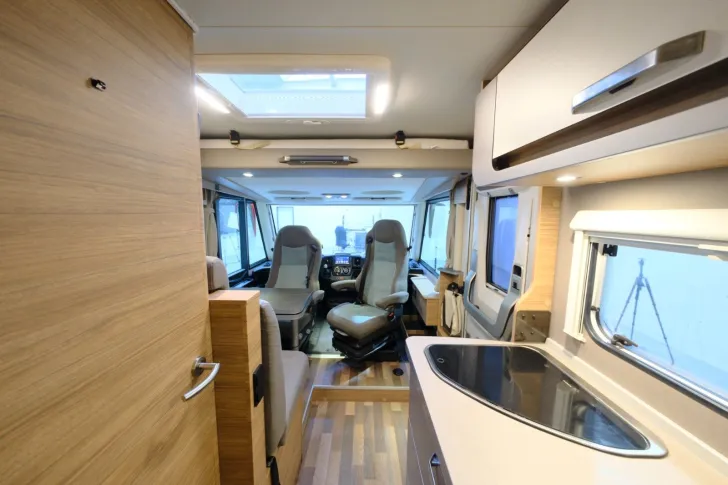 Fahrzeugbild Weinsberg CaraCore 650 MEG/Einzelbetten+Hubbett/2xKlima #9