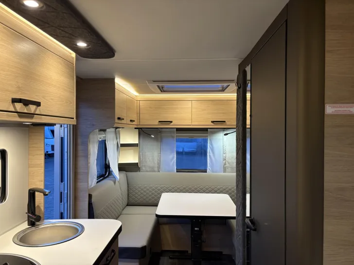 Fahrzeugbild Weinsberg CaraOne 480 EU #9