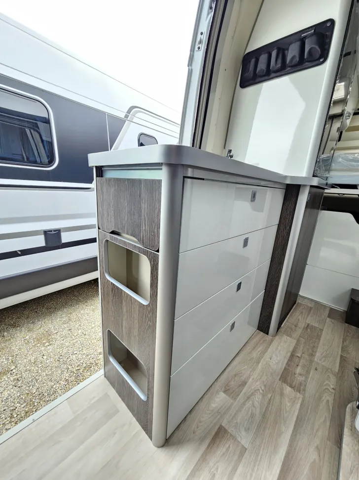 Fahrzeugbild Westfalia Columbus 601 D 180 PS Warmwasserhzg|Solar|Juli26 #14