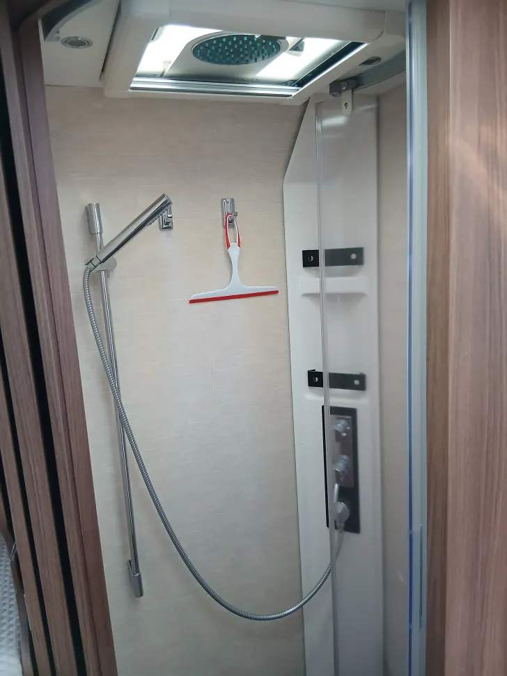 Fahrzeugbild Carthago chic s-plus I 50 LE Iveco Daily - im Kundenauftrag #23