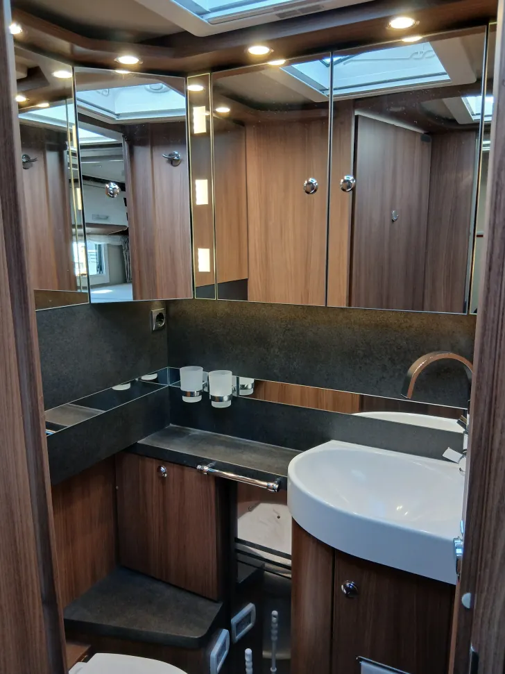 Fahrzeugbild Carthago chic s-plus I 50 LE Iveco Daily - im Kundenauftrag #25