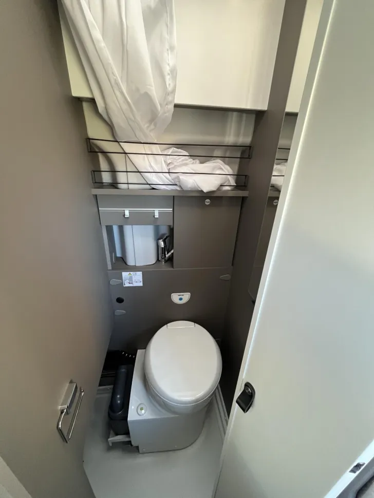 Fahrzeugbild LMC Innovan Ford 592 #13