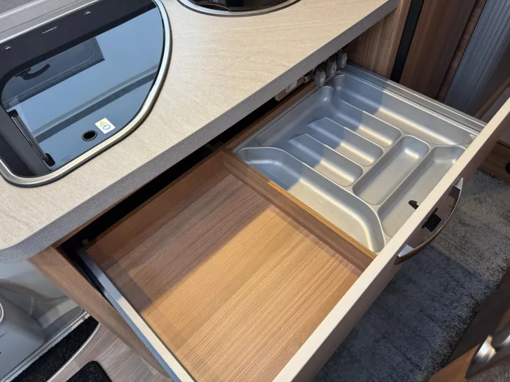 Fahrzeugbild Weinsberg CaraCompact 600 MEG Edition Pepper #17