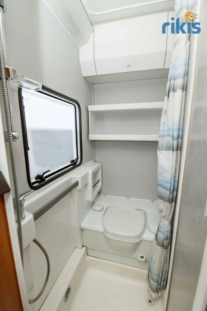 Fahrzeugbild Knaus Azur 495 TF #14