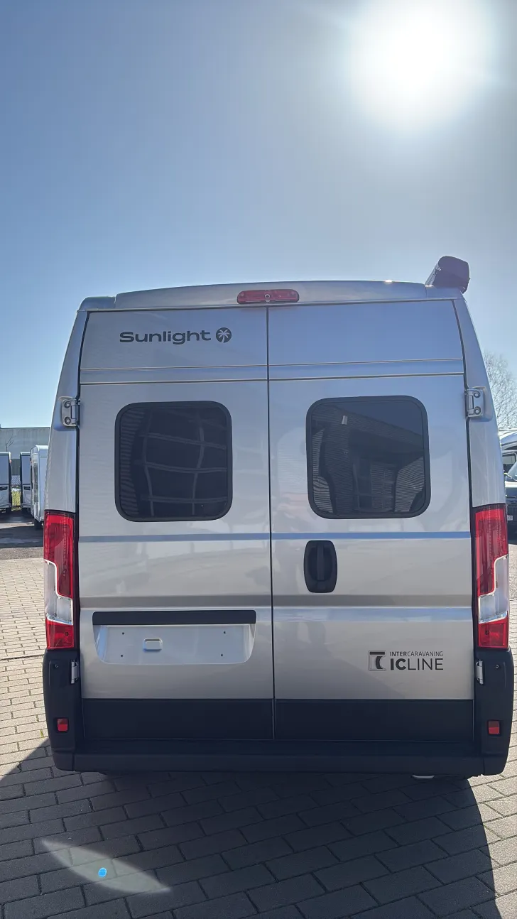 Frontal Hinten Sunlight Camper Van Cliff 600 Sofort verfügbar