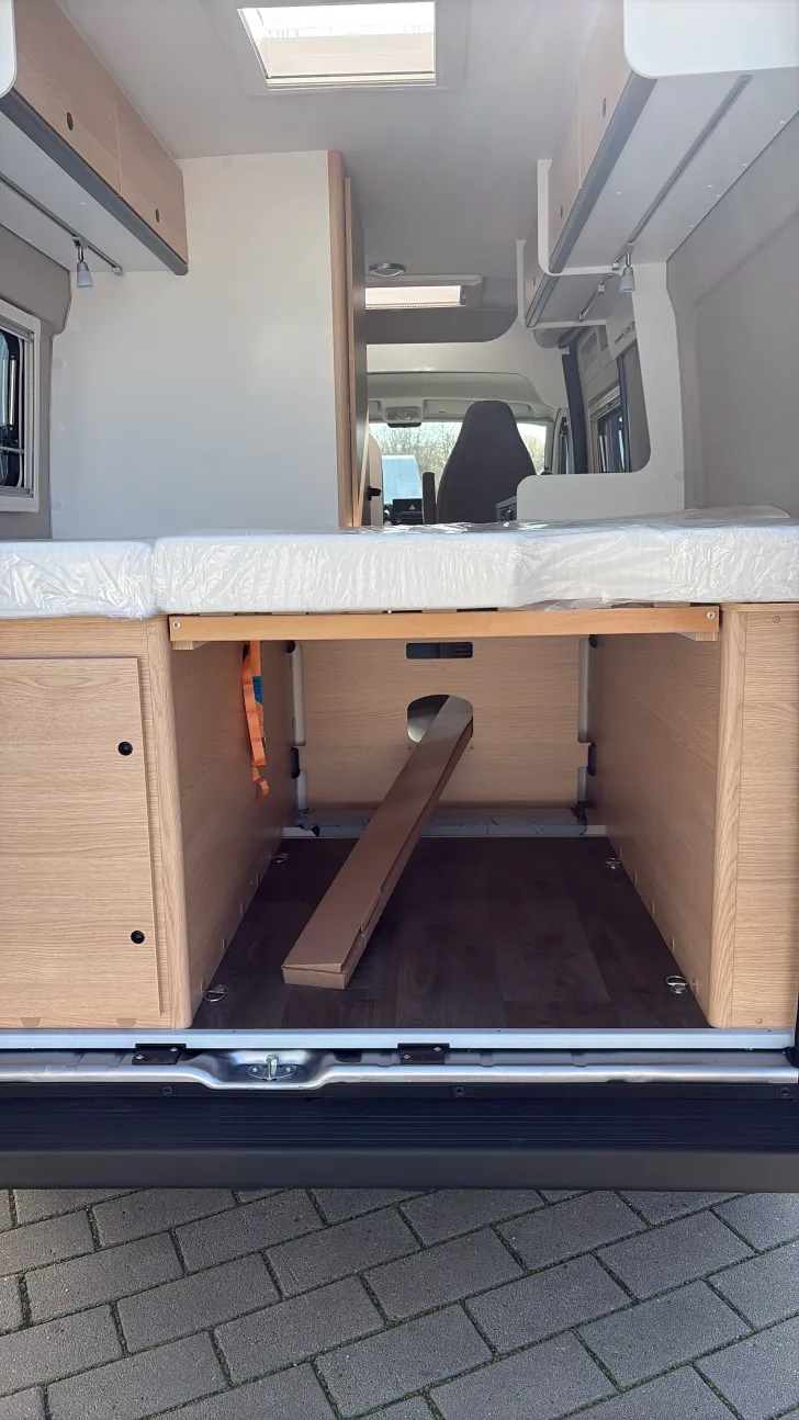 Heckgarage Sunlight Camper Van Cliff 600 Sofort verfügbar