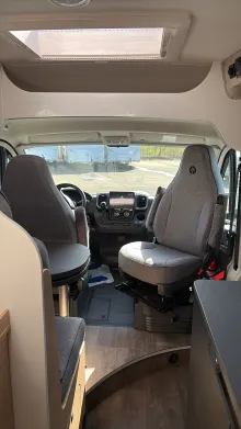 Sicht vorne-hinten Sunlight Camper Van Cliff 600 Sofort verfügbar