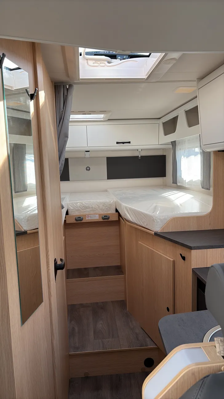 Sicht vorne-hinten Sunlight T 670S Adventure Edition Sofort verfügbar