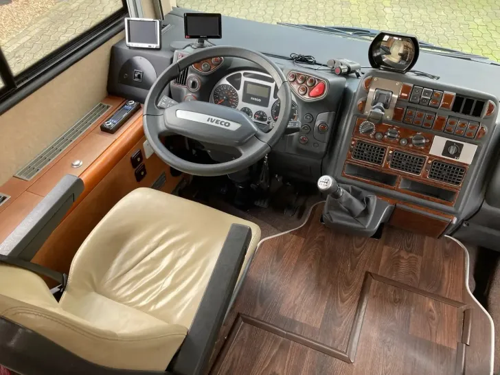 Fahrzeugbild Carthago Mega-Liner 61 BRL Sehr guter Zustand #5