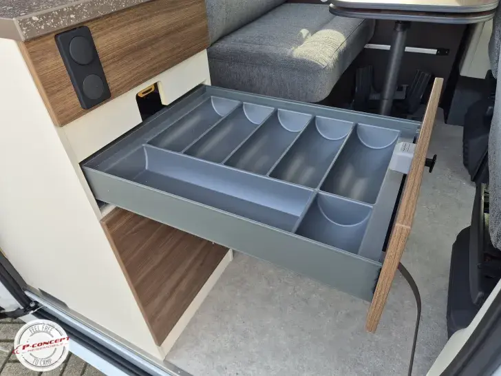 Fahrzeugbild Bürstner Papillon PC 6.0 *auf dem Hof* #14