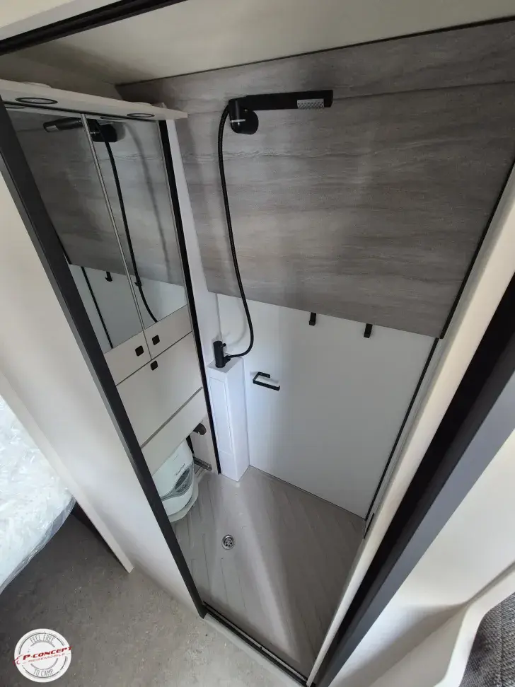 Fahrzeugbild Bürstner Papillon PC 6.0 *auf dem Hof* #18