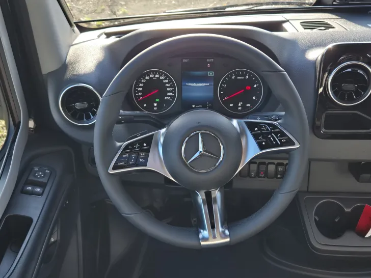 Fahrzeugbild Hymer B-ML T 780 BlackLine *Arktis- & Winterpaket* #12