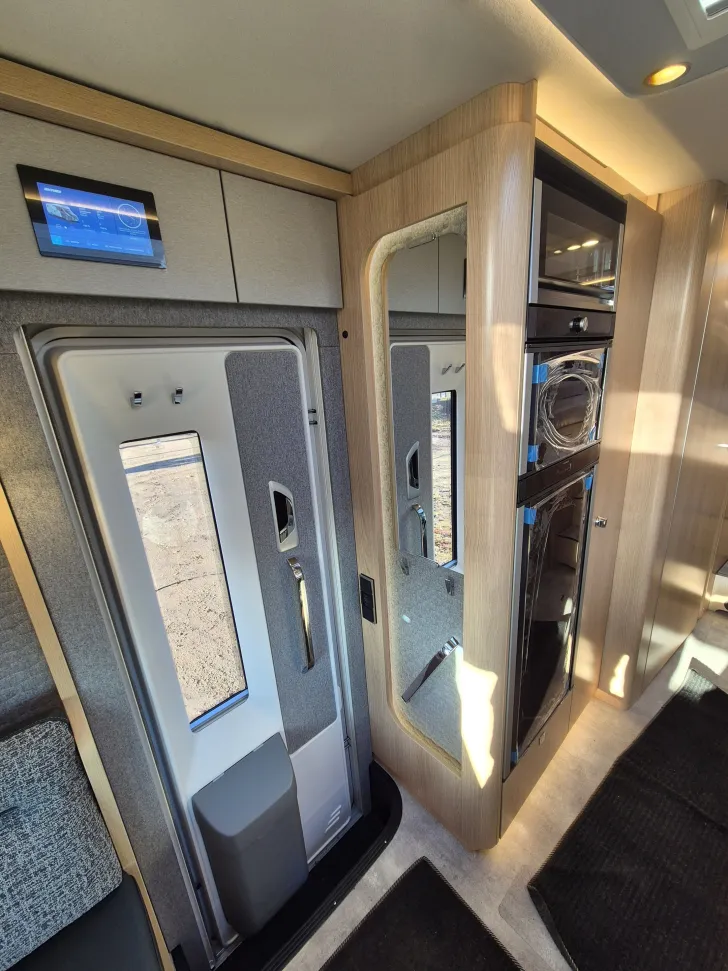 Fahrzeugbild Hymer B-ML T 780 BlackLine *Arktis- & Winterpaket* #19