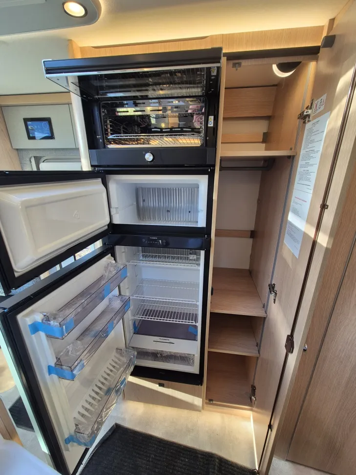 Fahrzeugbild Hymer B-ML T 780 BlackLine *Arktis- & Winterpaket* #20