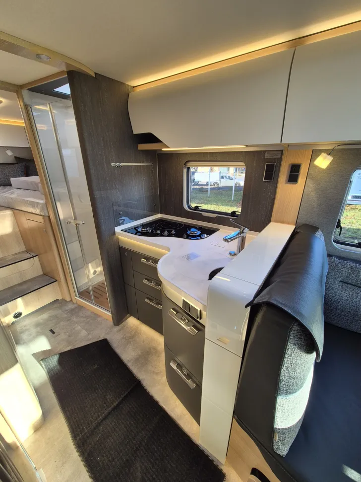 Fahrzeugbild Hymer B-ML T 780 BlackLine *Arktis- & Winterpaket* #21