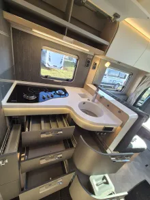 Fahrzeugbild Hymer B-ML T 780 BlackLine *Arktis- & Winterpaket* #24