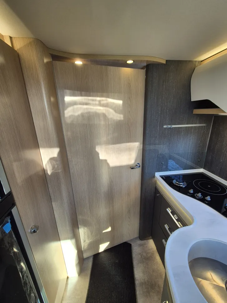 Fahrzeugbild Hymer B-ML T 780 BlackLine *Arktis- & Winterpaket* #28