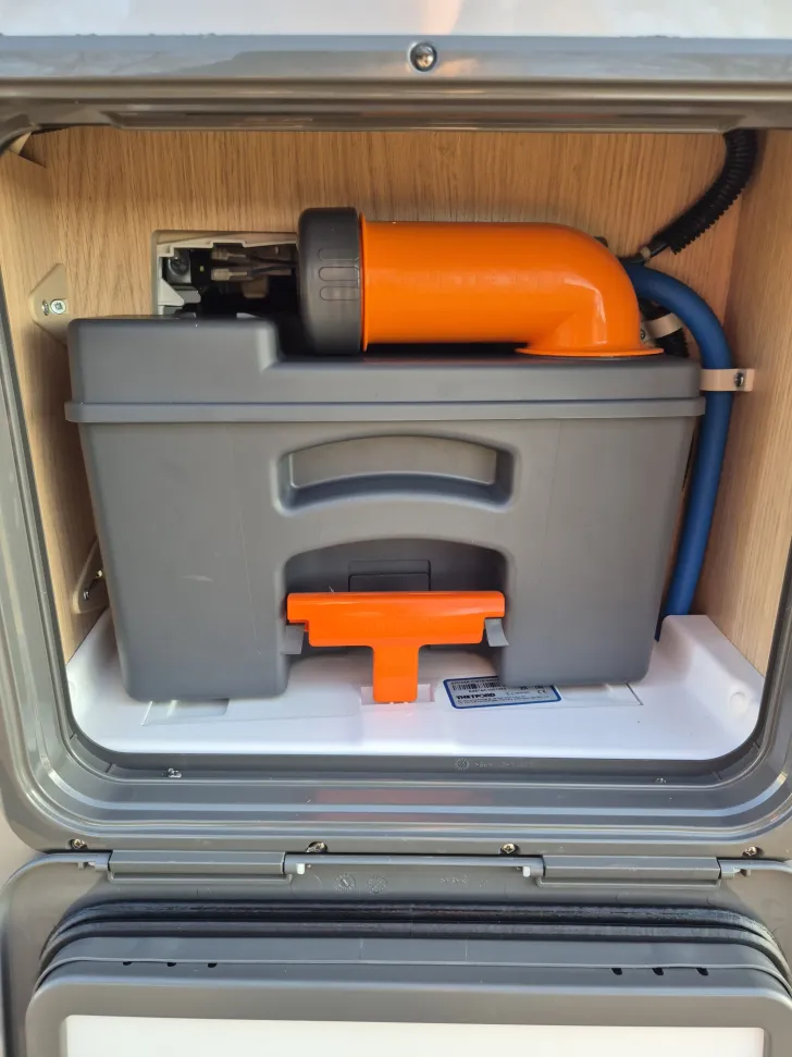 Fahrzeugbild Hymer B-ML T 780 BlackLine *Arktis- & Winterpaket* #44