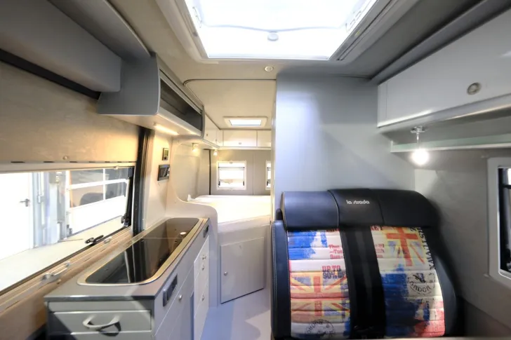 Fahrzeugbild La Strada Avanti M/Festbett/Markise/Tempomat #12