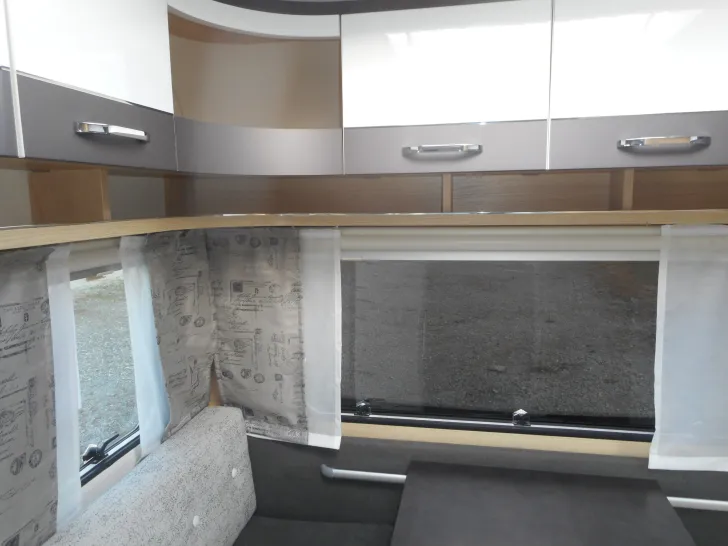 Fahrzeugbild Hymer Eriba Living 471 EDITION Dachmarkise Mover GFK ALU #9