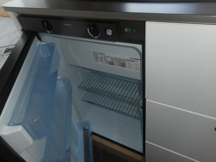 Fahrzeugbild Hymer Eriba Living 471 EDITION Dachmarkise Mover GFK ALU #15