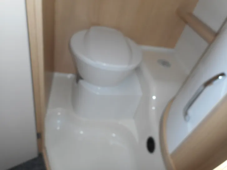 Fahrzeugbild Hymer Eriba Living 471 EDITION Dachmarkise Mover GFK ALU #21