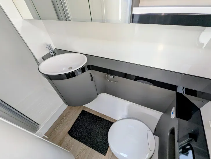 Fahrzeugbild Hobby Excellent 540 WFU AUFLASTUNG 2 T, FUßBODENERW. #14