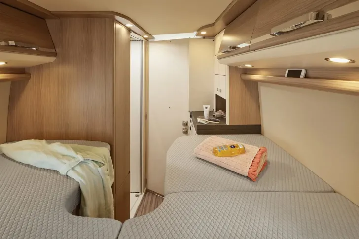 Fahrzeugbild Malibu Van First Class - Two Rooms 640 LE RB charming GT skyview #5