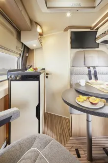 Fahrzeugbild Malibu Van First Class - Two Rooms 640 LE RB charming GT skyview #6
