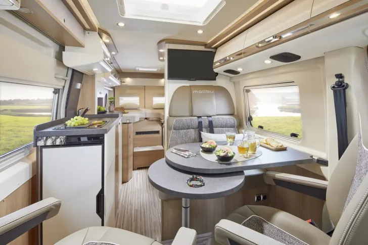 Fahrzeugbild Malibu Van First Class - Two Rooms 640 LE RB charming GT skyview #10