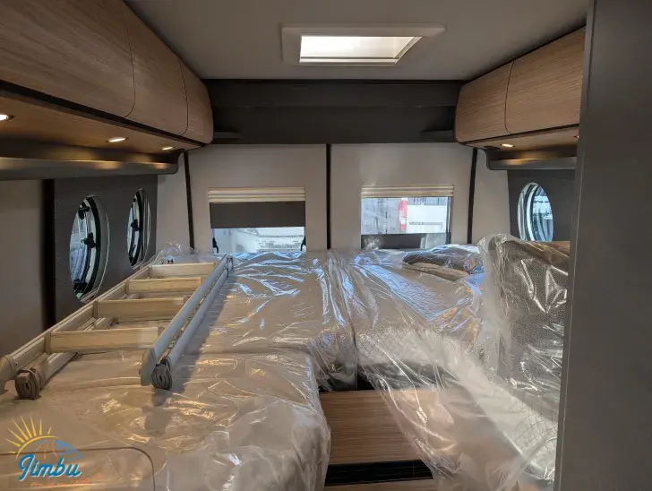 Fahrzeugbild Malibu Van First Class - Two Rooms 640 LE RB charming GT skyview ff4 180 PS/Automatik, 184-2320 #14