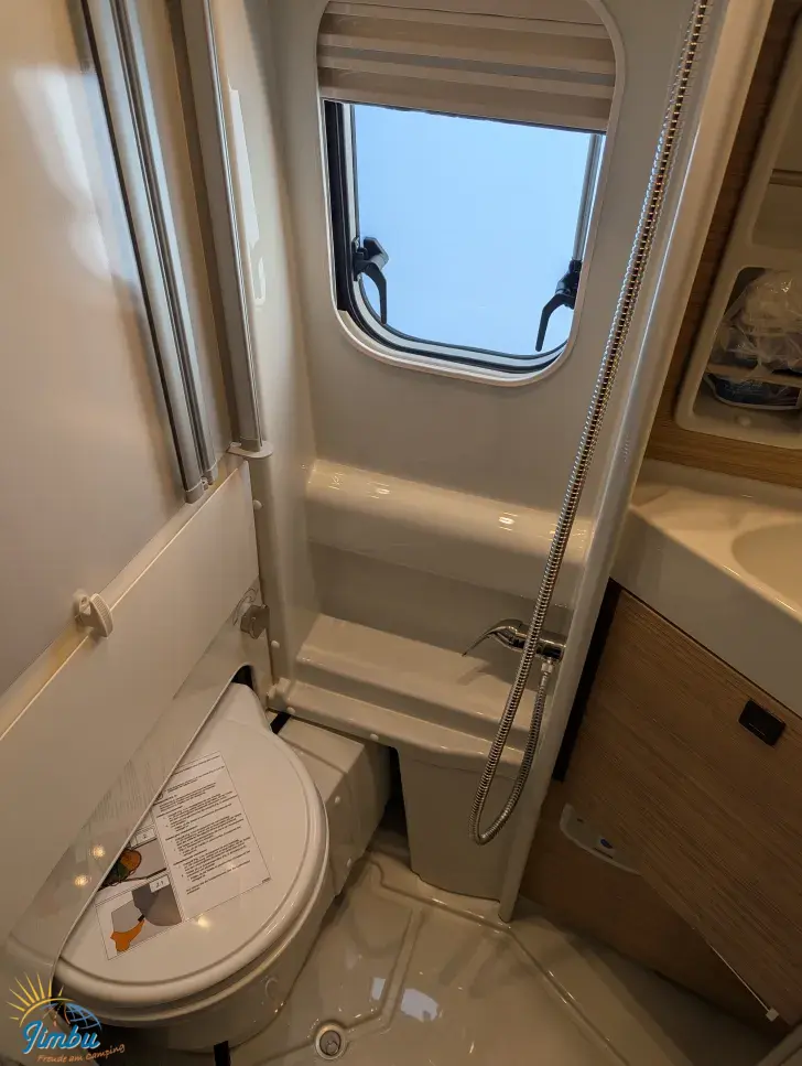 Fahrzeugbild Malibu Van First Class - Two Rooms 640 LE RB charming GT skyview ff4 180 PS/Automatik, 184-2320 #18