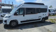 Schräg Vorne Malibu Van Comfort 600 DB charming GT skyview Auto./Aufstelld./AHK 109-2280