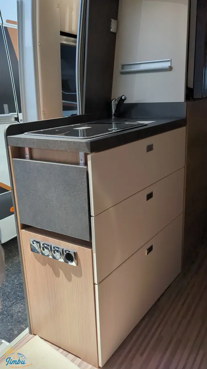 Fahrzeugbild Malibu Van Comfort 600 DB charming GT skyview Auto./Aufstelld./AHK 109-2280 #12