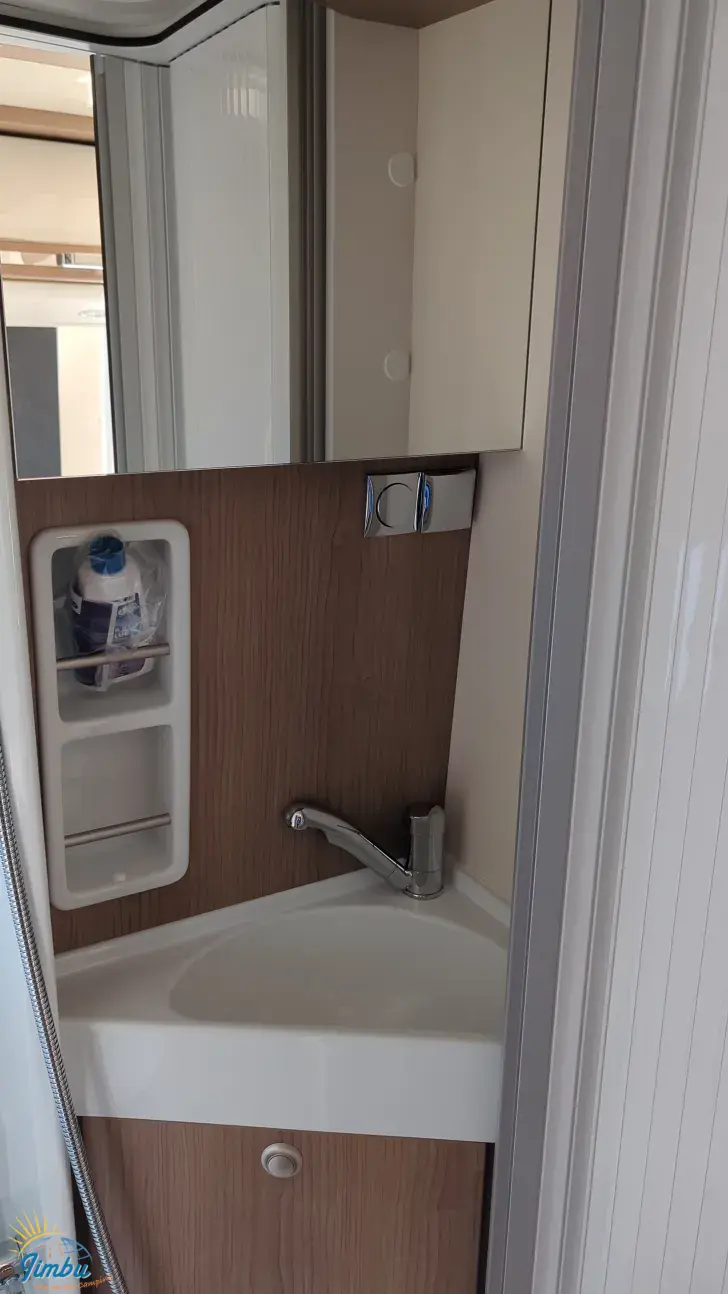 Etagenbetten Malibu Van Comfort 600 DB charming GT skyview Auto./Aufstelld./AHK 109-2280