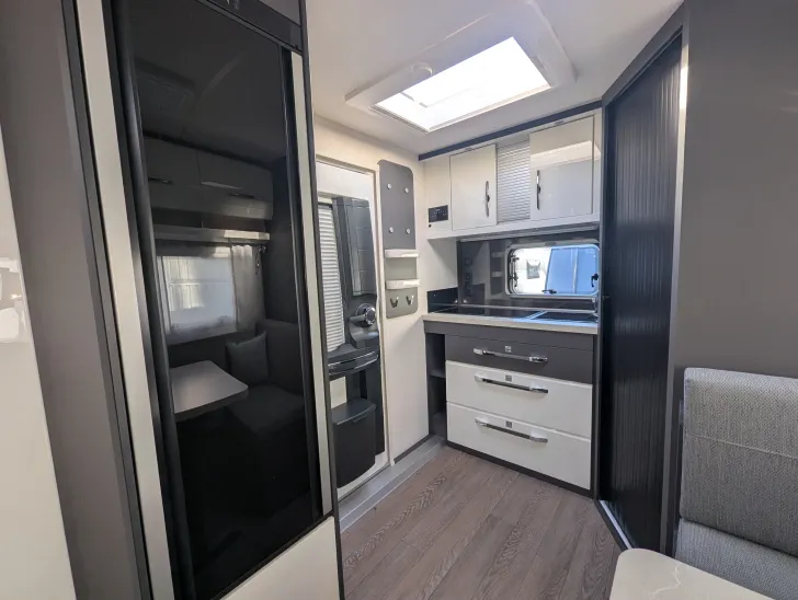 Fahrzeugbild Hobby Excellent 460 SL AUFLASTUNG 1,5T, DUOCONTROL #9