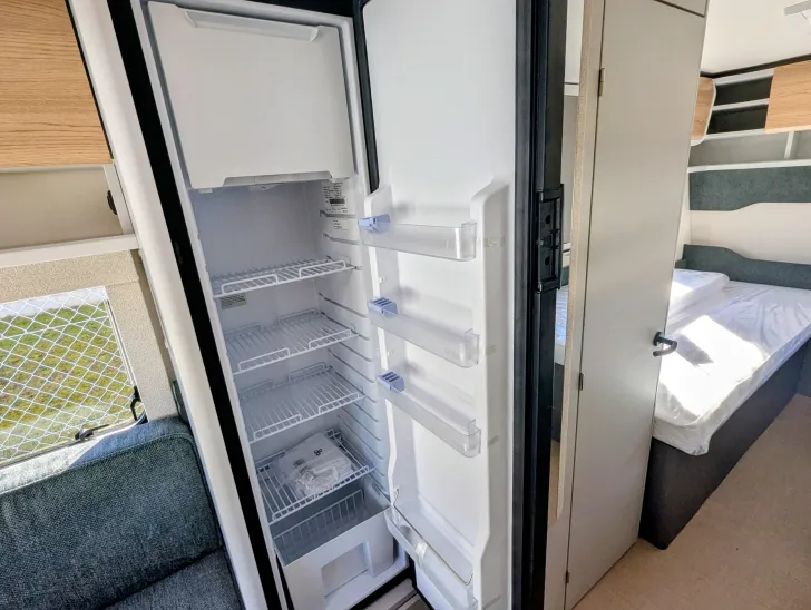 Fahrzeugbild Bürstner B66 490 TL AUFLASTUNG 1600 KG #12