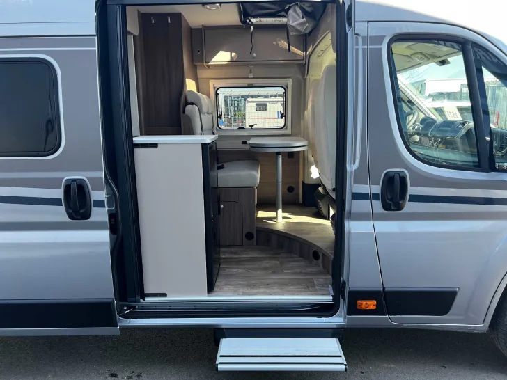 Fahrzeugbild Carado Camper Van CV 640+AT9G+Schlafdach+Kamera+LED+DHZG #12