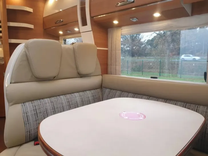 Fahrzeugbild Carthago chic c-line I 4.9 LE aus Vermietflotte #24