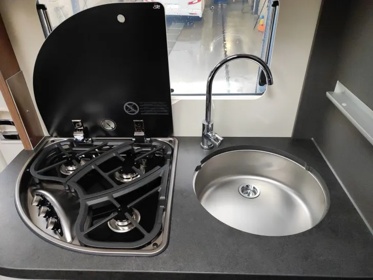 Fahrzeugbild Carthago C1-tourer T 143 KB LE comfort SIE SPAREN 22275,- #14