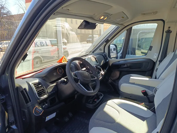 Fahrzeugbild VanTourer 540 D GO! *Automatik*Navigation*Safety #6