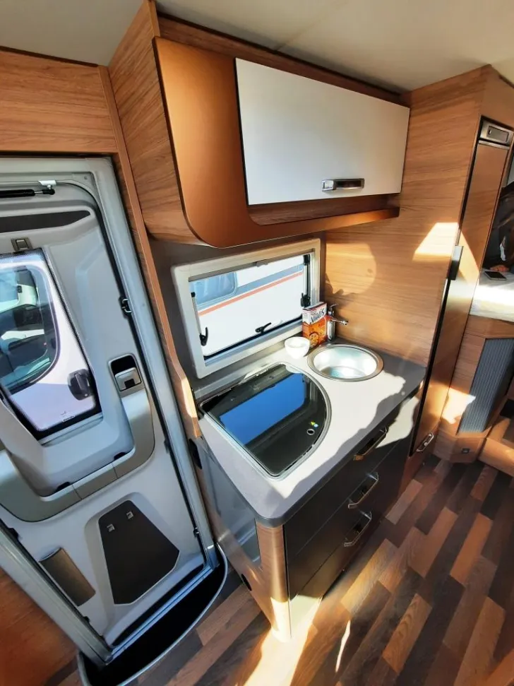 Fahrzeugbild Weinsberg CaraCompact 600 MEG EDITION [PEPPER] Verfüg./Sparen Sie 9.274,- € #10
