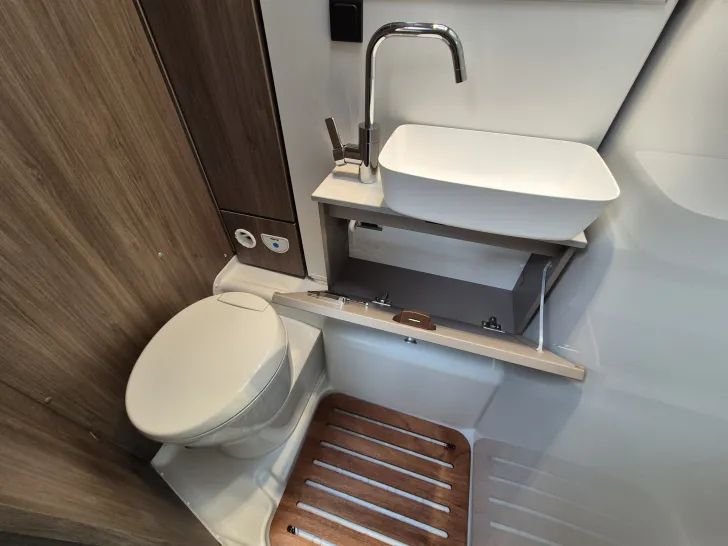 Fahrzeugbild Carado T448 pro+ *Hubbett*Bettenumbau*Holzrost* #23