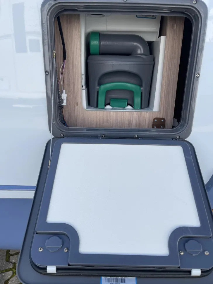 Fahrzeugbild Bürstner Delfin 660 Harmony #7