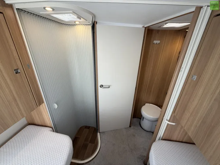 Fahrzeugbild Dethleffs Advantage I 7051 EB Hydr.HubstützenSAT TV 4250kg #23