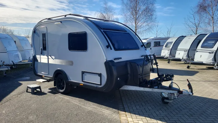 Frontal Vorne Adria Action 391 LH Sports Mover/Fahrradträger