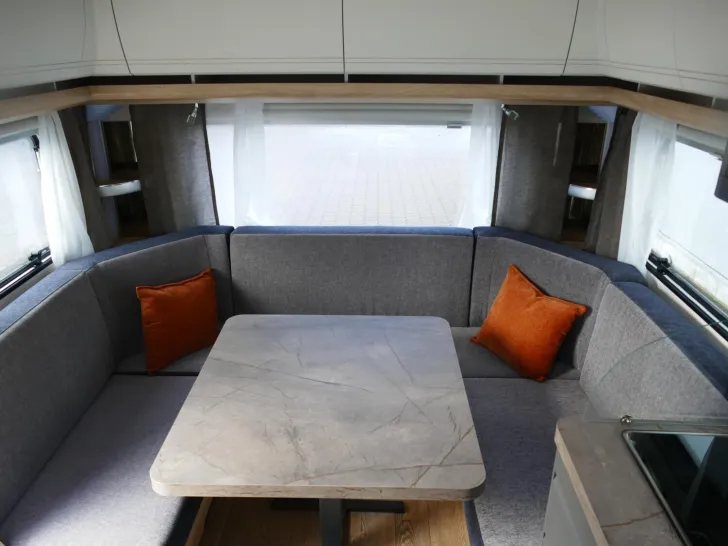 Fahrzeugbild Hobby De Luxe 460 UFe IC-Line #25
