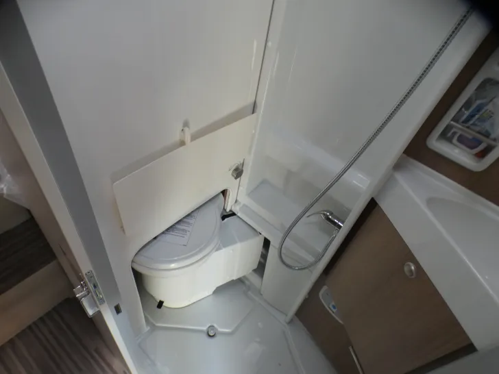 Fahrzeugbild Malibu Van 640 LE Comfort GT Skyview #21