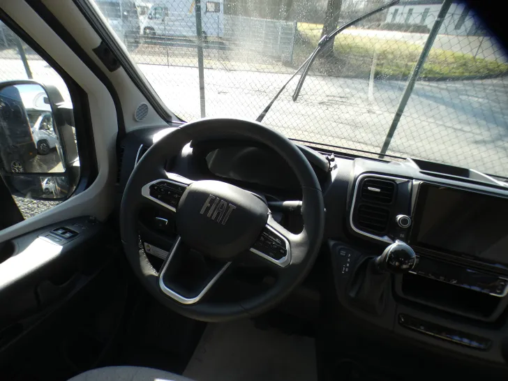 Fahrzeugbild Malibu Van 640 LE Comfort GT Skyview #5