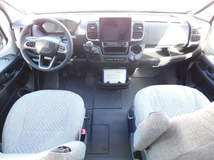 Fahrzeugbild Dethleffs Globetrail 540 DR Fiat 95-Jahre-Paket+Schlafdach #16